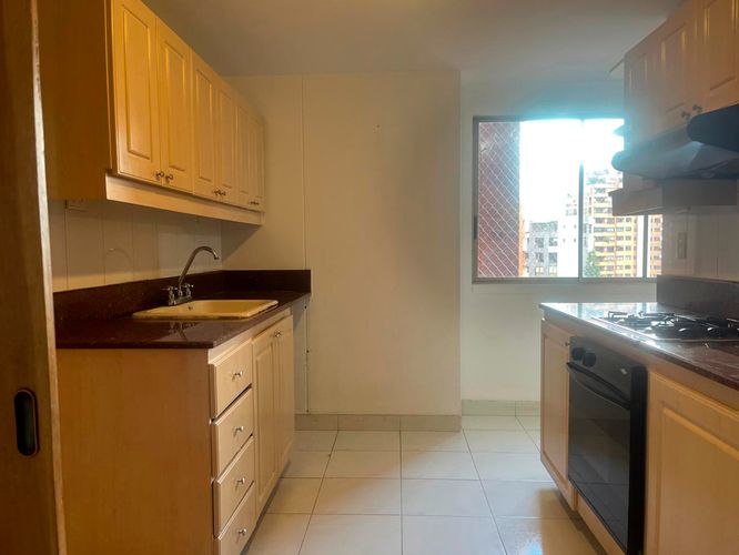 Apartamento de 3 alcobas en arriendo en El Poblado, Medellín, 170 m² · foto 5 de 20