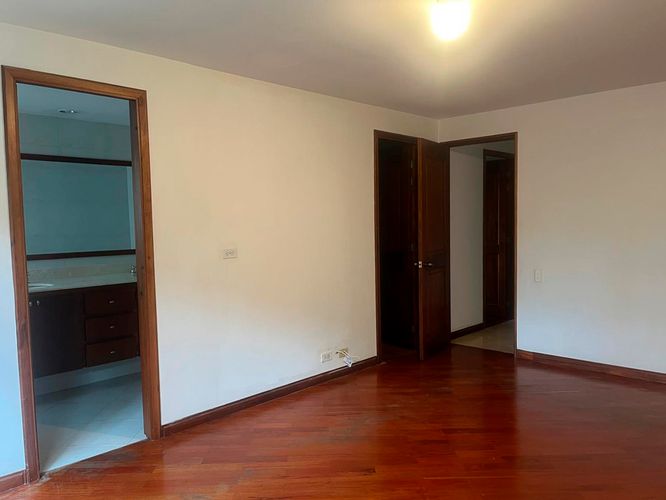 Apartamento de 3 alcobas en arriendo en El Poblado, Medellín, 170 m² · foto 12 de 20
