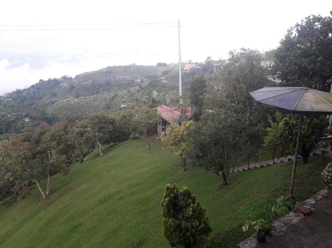 Casa de 9 alcobas en venta en San Jose, Bucaramanga, 268 m² · foto 2 de 24