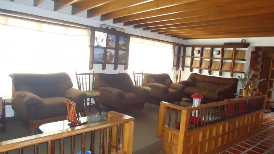 Casa de 9 alcobas en venta en San Jose, Bucaramanga, 268 m² · foto 3 de 24