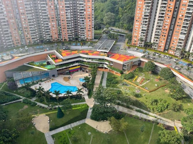 Apartamento de 3 alcobas en venta en Loma De Los Bernal, Medellín, 94 m² · foto 14 de 15