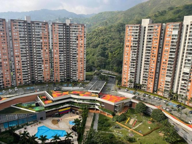 Apartamento de 3 alcobas en venta en Loma De Los Bernal, Medellín, 94 m² · foto 15 de 15