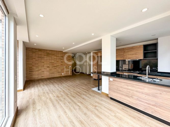 Apartamento de 3 alcobas en venta en Santa Barbara Occidental, Bogotá, 143 m² · foto 2 de 21