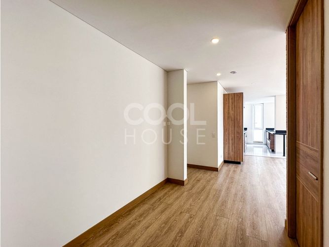 Apartamento de 3 alcobas en venta en Santa Barbara Occidental, Bogotá, 143 m² · foto 8 de 21