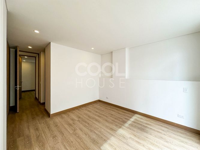 Apartamento de 3 alcobas en venta en Santa Barbara Occidental, Bogotá, 143 m² · foto 13 de 21