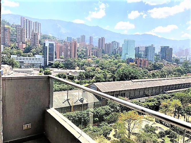 Apartamento de 3 alcobas en arriendo en El Poblado, Medellín, 72 m² · foto 14 de 20
