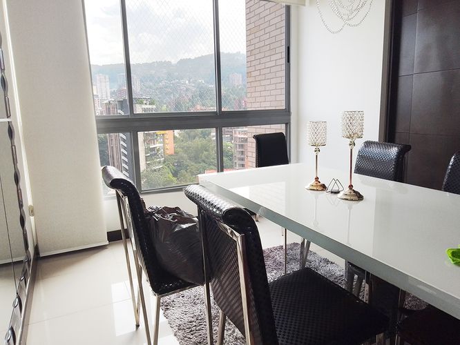 Apartamento de 3 alcobas en arriendo en El Poblado, Medellín, 152 m² · foto 4 de 19