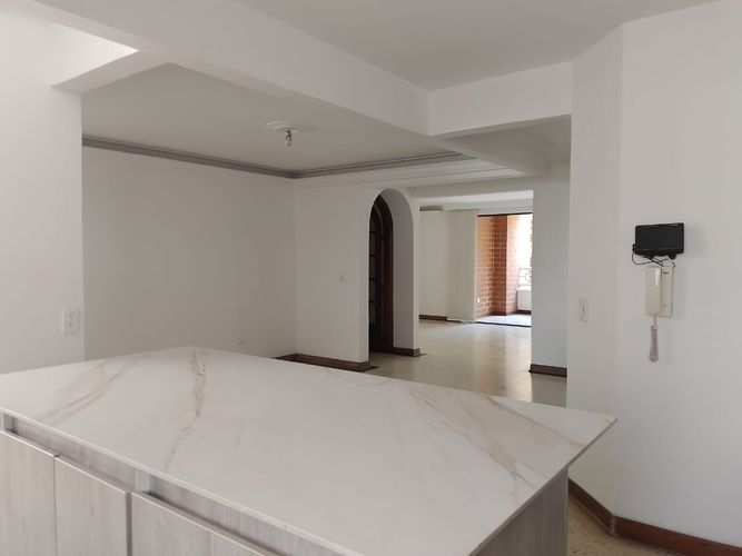 Apartamento de 3 alcobas en arriendo en Laureles, Medellín, 140 m² · foto 5 de 20
