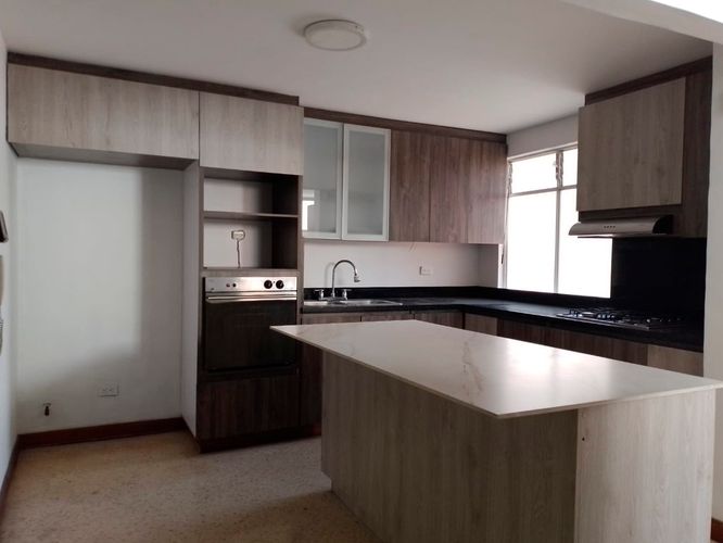 Apartamento de 3 alcobas en arriendo en Laureles, Medellín, 140 m² · foto 8 de 20