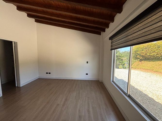 Casa de 4 alcobas en venta en El Porvenir, Rionegro, 300 m² · foto 6 de 17