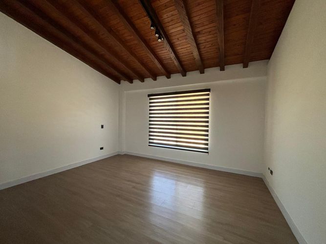 Casa de 4 alcobas en venta en El Porvenir, Rionegro, 300 m² · foto 9 de 17