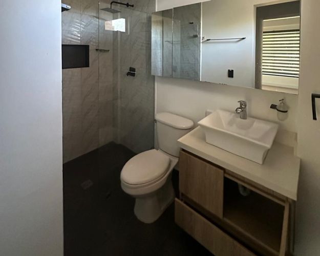 Casa de 4 alcobas en venta en El Porvenir, Rionegro, 300 m² · foto 16 de 17