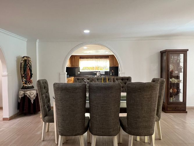 Casa de 5 alcobas en venta en Llano Grande, Rionegro, 492 m² · foto 2 de 19