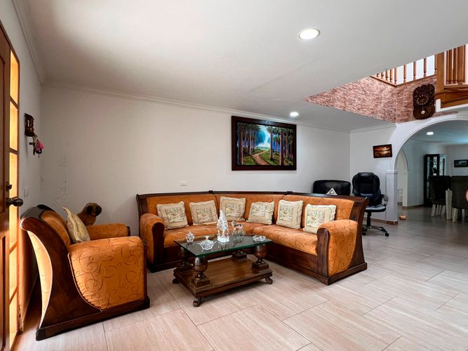 Casa de 5 alcobas en venta en Llano Grande, Rionegro, 492 m² · foto 3 de 19