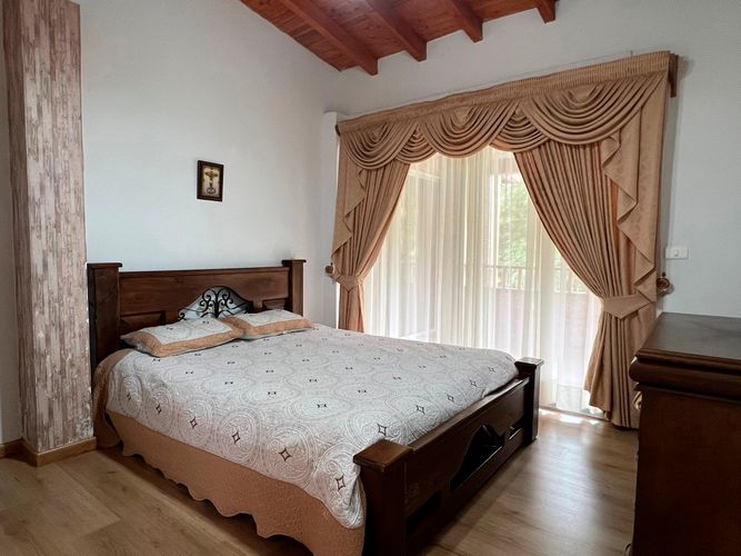 Casa de 5 alcobas en venta en Llano Grande, Rionegro, 492 m² · foto 8 de 19