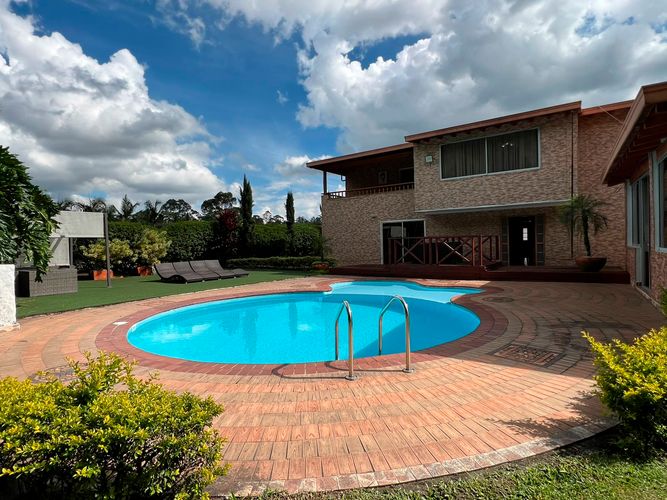 Casa de 5 alcobas en venta en Llano Grande, Rionegro, 492 m² · foto 18 de 19