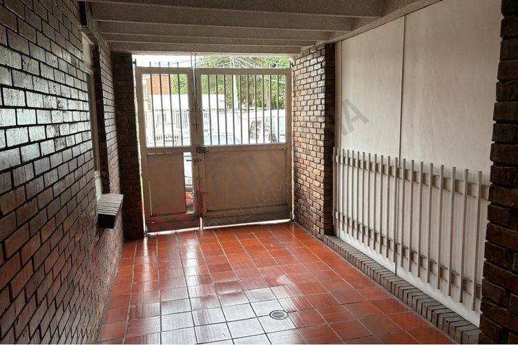 Casa de 4 alcobas en venta en Niza Norte, Bogotá, 295 m² · foto 6 de 15