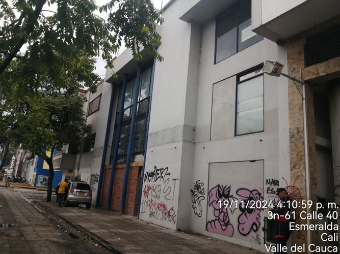 Oficina en venta en Popular, Cali, 599 m² · foto 2 de 6