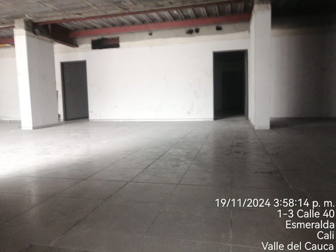 Oficina en venta en Popular, Cali, 599 m² · foto 3 de 6
