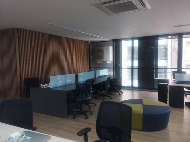 Oficina en arriendo en El Poblado, Medellín, 157 m² · foto 4 de 18