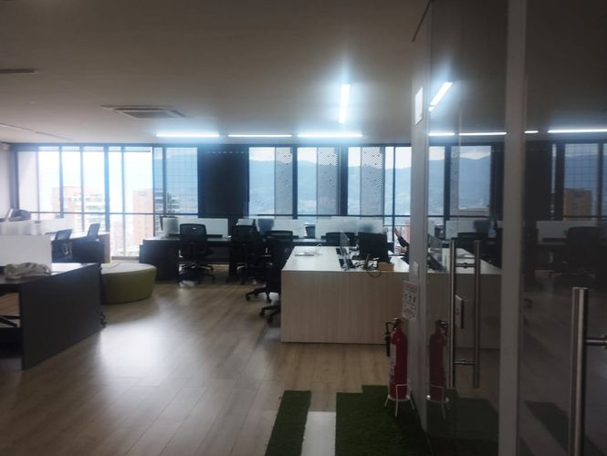 Oficina en arriendo en El Poblado, Medellín, 157 m² · foto 6 de 18