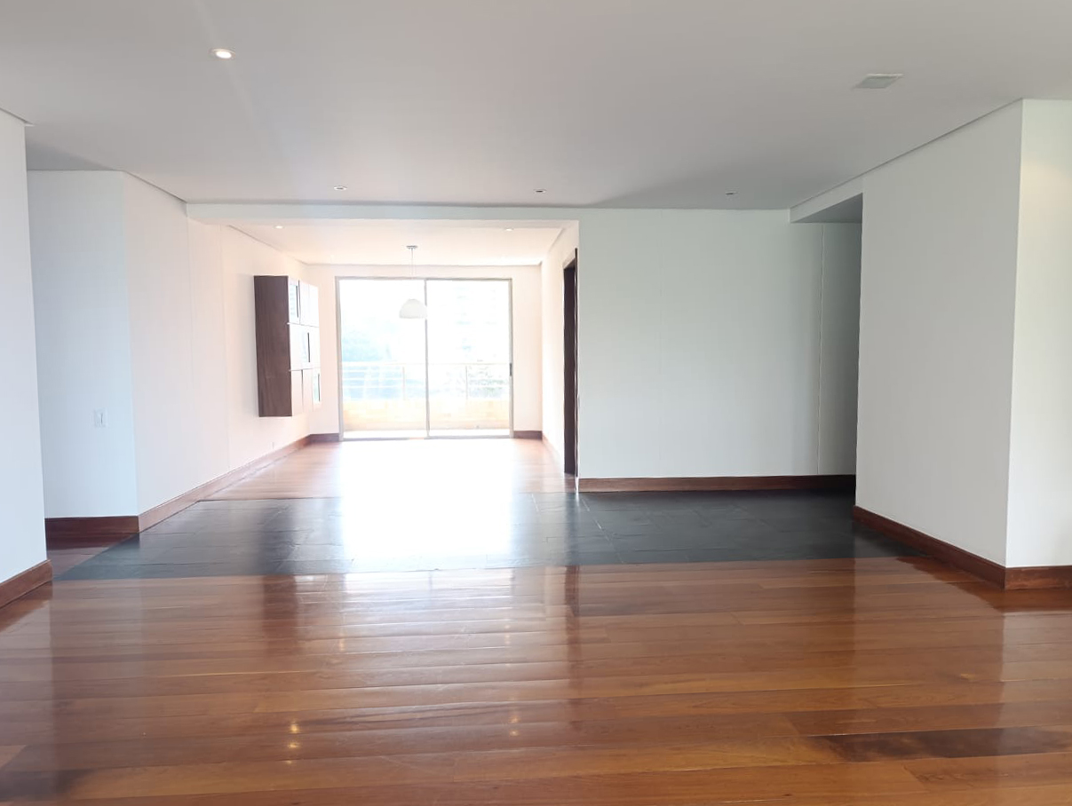 Apartamento en arriendo en El Poblado, Medellín · foto 2 de 20