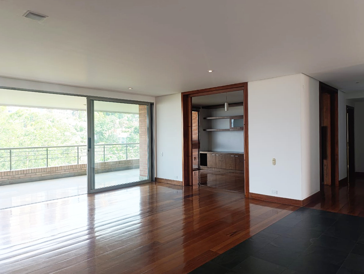 Apartamento en arriendo en El Poblado, Medellín · foto 3 de 20