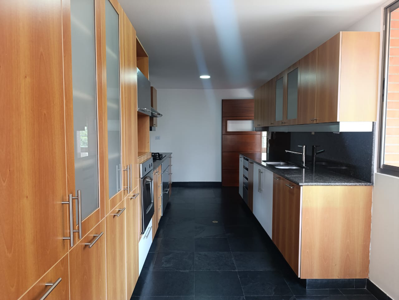 Apartamento en arriendo en El Poblado, Medellín · foto 6 de 20