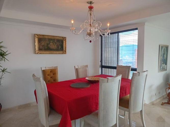Apartamento de 3 alcobas en arriendo en El Poblado, Medellín, 210 m² · foto 6 de 20