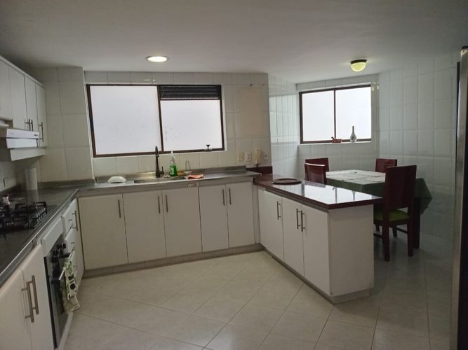 Apartamento de 3 alcobas en arriendo en El Poblado, Medellín, 210 m² · foto 7 de 20