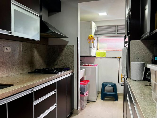 Casa de 5 alcobas en venta en Loma Del Chocho, Envigado, 240 m² · foto 4 de 16