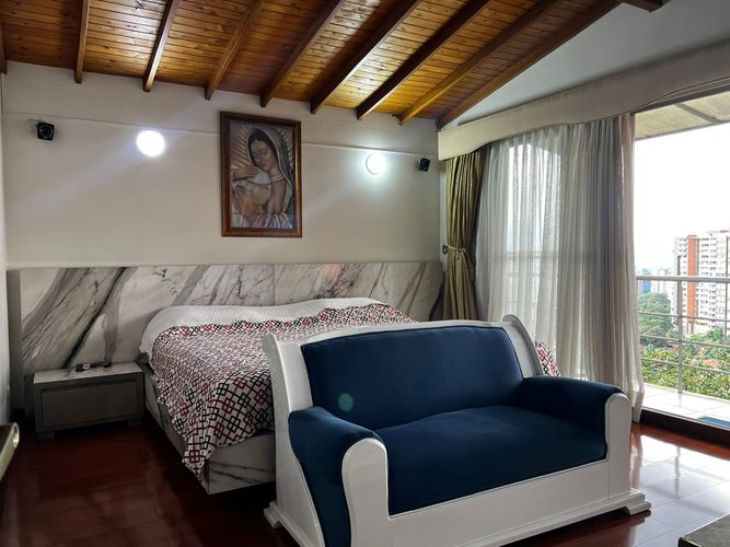 Casa de 5 alcobas en venta en Loma Del Chocho, Envigado, 240 m² · foto 7 de 16