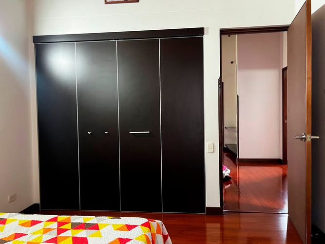 Casa de 5 alcobas en venta en Loma Del Chocho, Envigado, 240 m² · foto 10 de 16