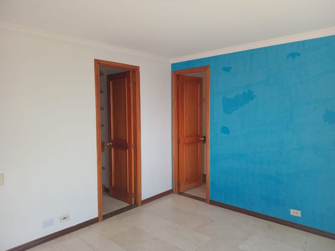 Apartamento de 3 alcobas en arriendo en El Poblado, Medellín, 192 m² · foto 8 de 19