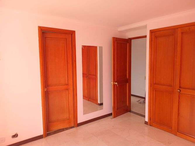 Apartamento de 3 alcobas en arriendo en El Poblado, Medellín, 192 m² · foto 12 de 19