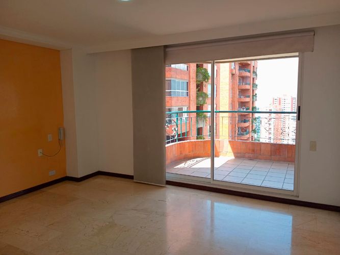 Apartamento de 3 alcobas en arriendo en El Poblado, Medellín, 192 m² · foto 14 de 19