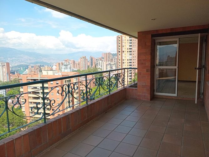Apartamento de 3 alcobas en arriendo en El Poblado, Medellín, 192 m² · foto 19 de 19