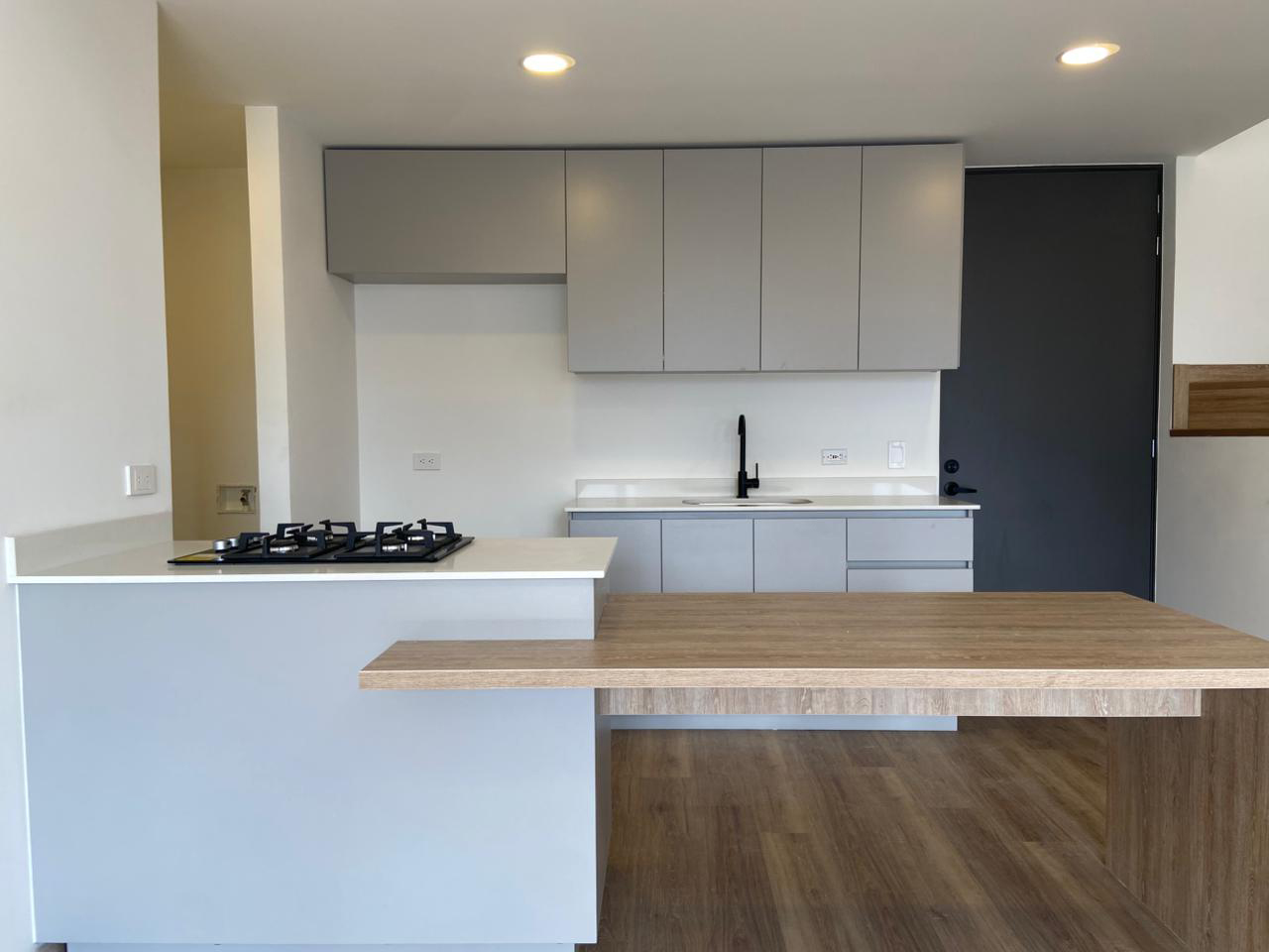 Apartamento en arriendo en Loma Del Barro, Envigado · foto 3 de 20