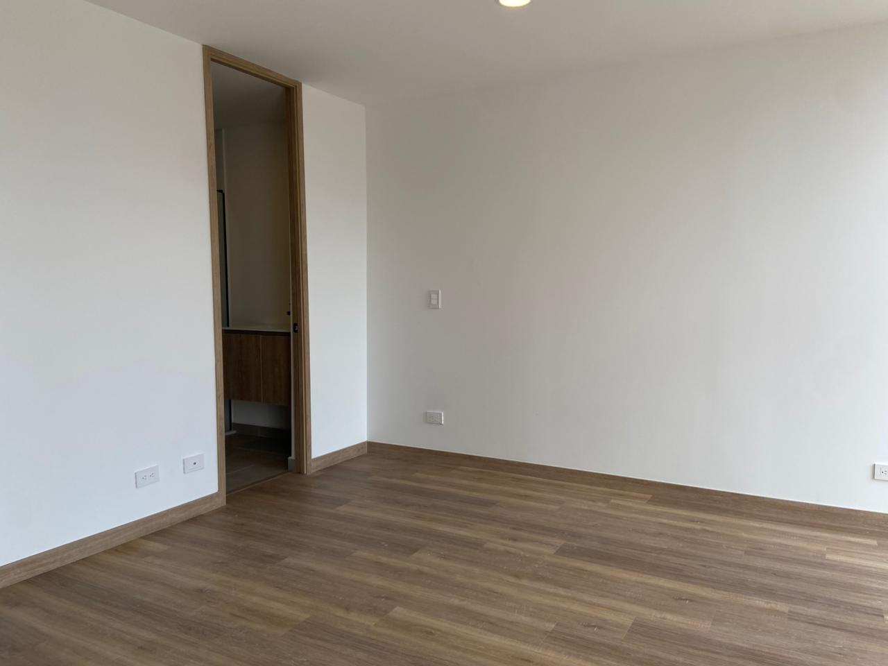 Apartamento en arriendo en Loma Del Barro, Envigado · foto 5 de 20