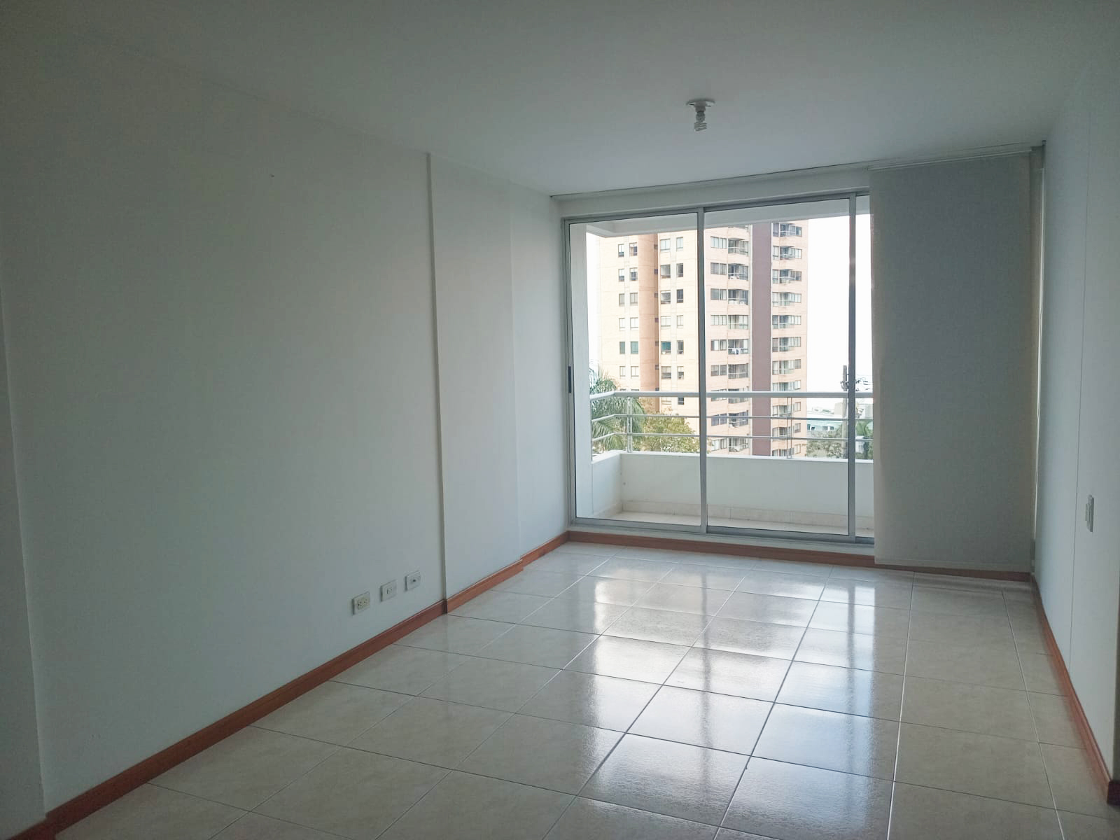 Apartamento en arriendo en El Poblado, Medellín · foto 2 de 14