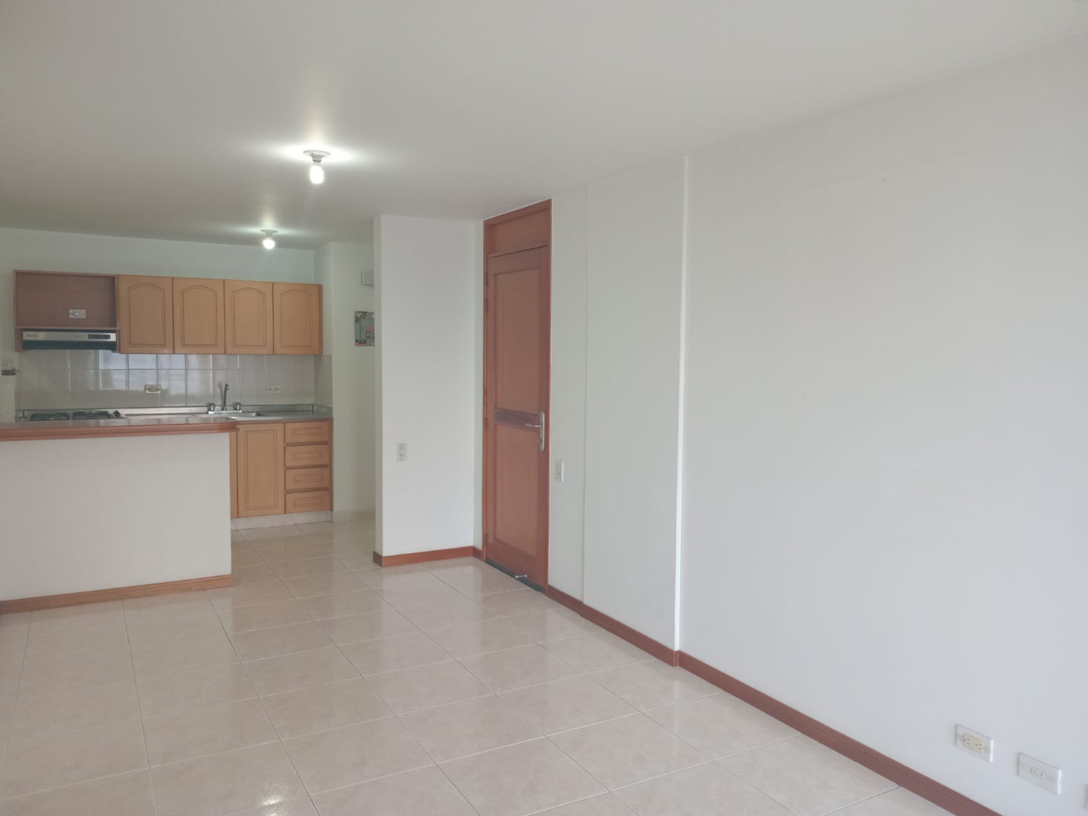 Apartamento en arriendo en El Poblado, Medellín · foto 3 de 14