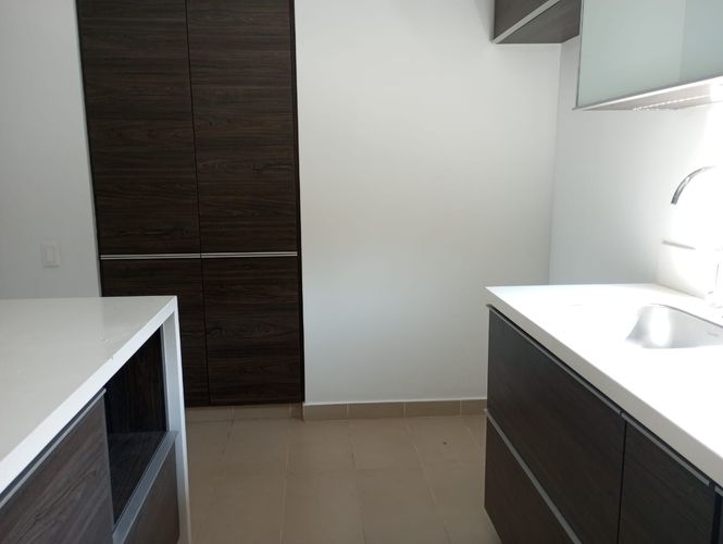 Apartamento en venta en El Poblado, Medellín · foto 5 de 20