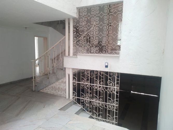 Local en arriendo en Laureles, Medellín, 610 m² · foto 2 de 17