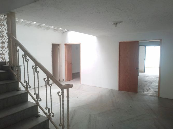 Local en arriendo en Laureles, Medellín, 610 m² · foto 3 de 17