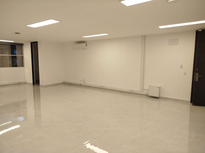Oficina en arriendo en El Poblado, Medellín, 69 m² · foto 4 de 7