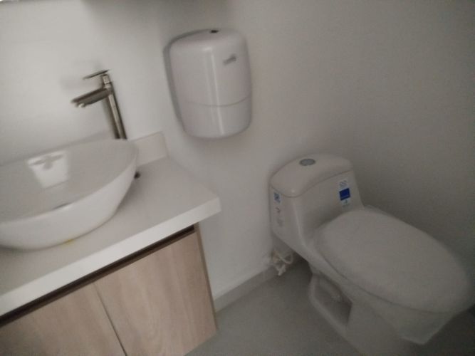 Oficina en arriendo en El Poblado, Medellín, 69 m² · foto 7 de 7