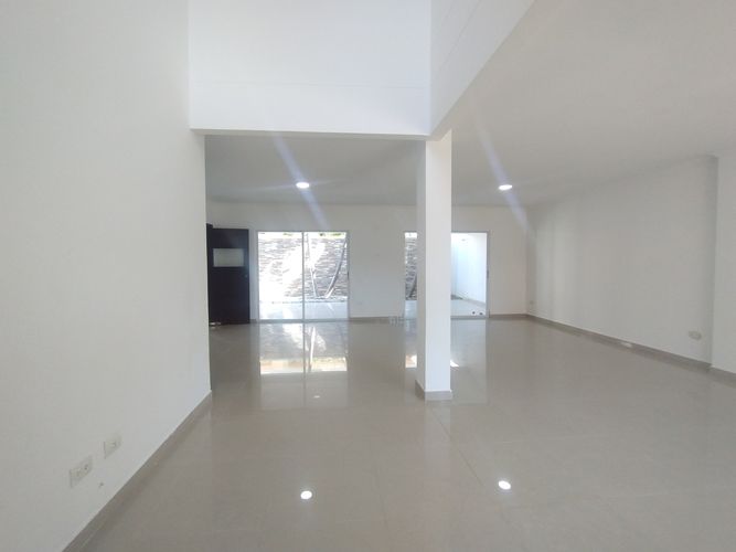 Casa de 3 alcobas en venta en Cr.La Castellana, Barranquilla, 250 m² · foto 2 de 24
