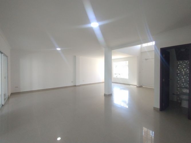 Casa de 3 alcobas en venta en Cr.La Castellana, Barranquilla, 250 m² · foto 3 de 24