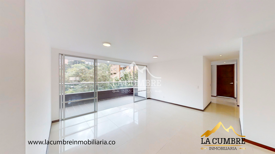 Apartamento de 3 alcobas en arriendo en Los Balsos, Medellín, 130 m² · foto 2 de 18