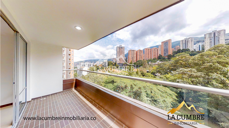 Apartamento de 3 alcobas en arriendo en Los Balsos, Medellín, 130 m² · foto 6 de 18